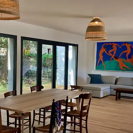 53 House Medoc *