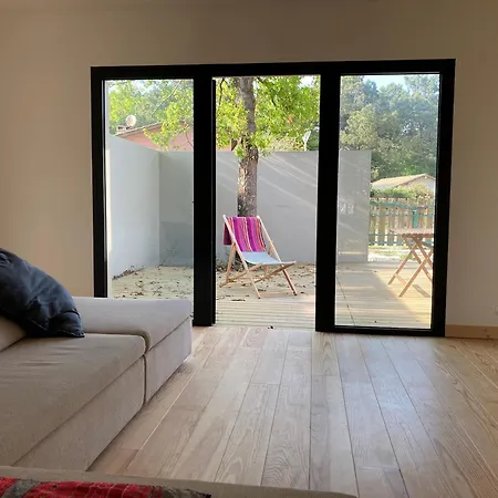 53 House Medoc וילה