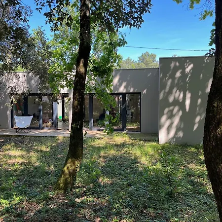 53 House Medoc *