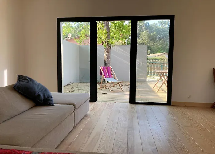 53 House Medoc וילה